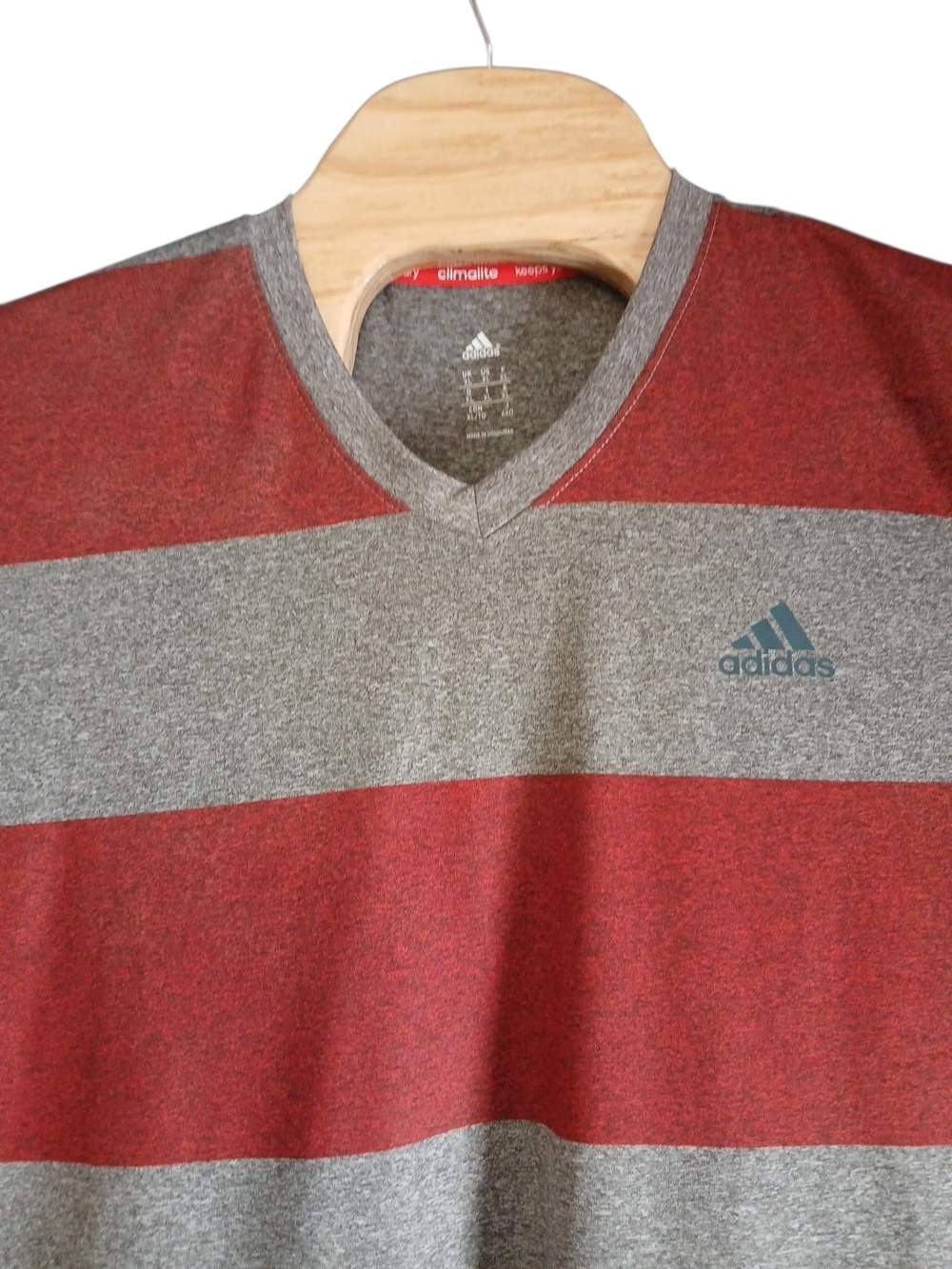 ASIDAS V-Neck Striped Tee in Red and Gray Climalite‎ Performance XL